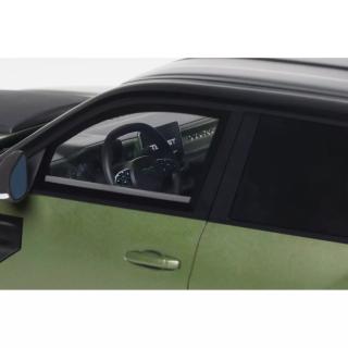 DACIA DUSTER REDUST SPORT 4X2 HYBRID GREEN 2025 OttO mobile 1:18 Resinemodell (Türen, Motorhaube... nicht zu öffnen!)